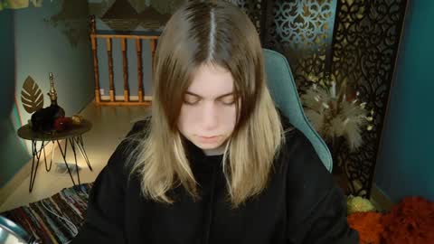 Snapshot of fioramarmoris chatting on 01-05-25, 05:09 fiora online show from 01-05-25, 05:09