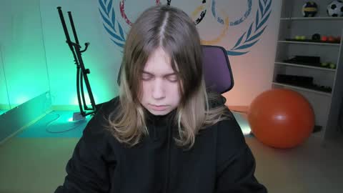 Snapshot of fioramarmoris chatting on 01-23-25, 09:08 fiora online show from 01-23-25, 09:08