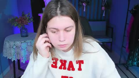 Snapshot of fioramarmoris chatting on 02-08-25, 08:42 fiora online show from 02-08-25, 08:42