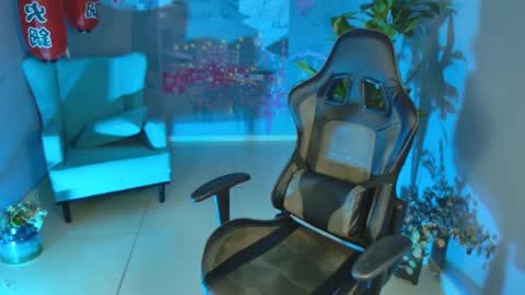 Snapshot of fioramarmoris chatting on 02-15-25, 08:33 fiora online show from 02-15-25, 08:33