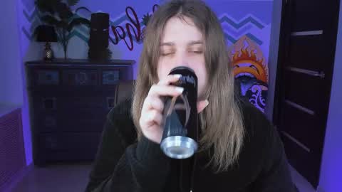 Snapshot of fioramarmoris chatting on 03-07-25, 09:51 fiora online show from 03-07-25, 09:51