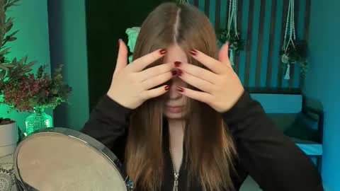 Snapshot of fioramarmoris chatting on 10-03-25, 05:37 fiora online show from 10-03-25, 05:37