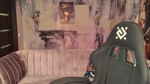 Snapshot of fioramarmoris chatting on 10-24-25, 06:21 fiora online show from 10-24-25, 06:21