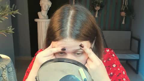 Snapshot of fioramarmoris chatting on 11-08-25, 05:40 fiora online show from 11-08-25, 05:40