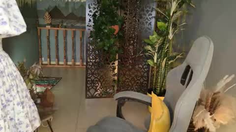 Snapshot of fioramarmoris chatting on 11-17-25, 01:50 fiora online show from 11-17-25, 01:50