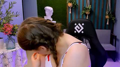 Snapshot of fioramarmoris chatting on 11-20-25, 03:01 fiora online show from 11-20-25, 03:01