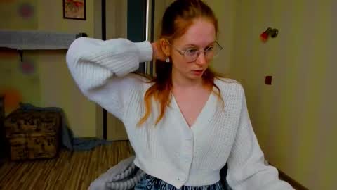 fire_luna online show from 10-06-25, 04:43