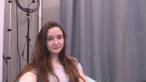 fireflies_fly_ online show from 01-28-25, 04:08