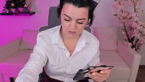 Snapshot of fisher_sofia chatting on 01-12-26, 06:51 SOFIA online show from 01-12-26, 06:51