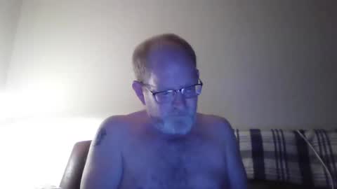 Snapshot of fishingaroundforanything chatting on 02-23-25, 01:46 Hercomeonmyface online show from 02-23-25, 01:46