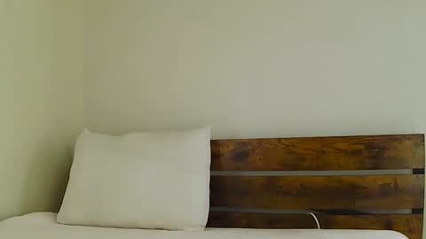 Snapshot of fitblondeprincess chatting on 10-24-25, 07:32 flowergirl online show from 10-24-25, 07:32