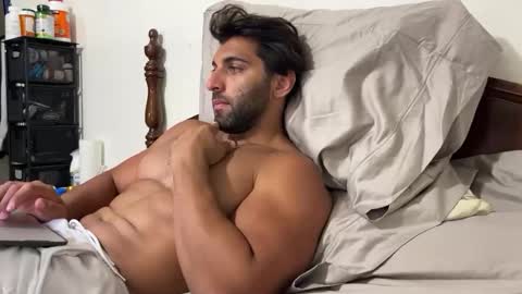 fitcurvyman4fun_69 online show from 05-27-26, 05:21