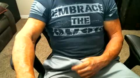 Snapshot of fitguy40 chatting on 07-22-26, 07:16 fitguy40 online show from 07-22-26, 07:16