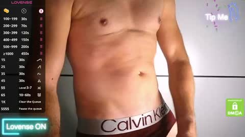 Snapshot of fitguy_84 chatting on 05-11-26, 10:54 fitguy_84 online show from 05-11-26, 10:54