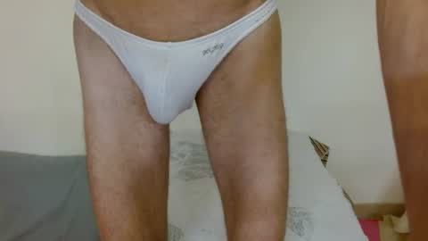 Snapshot of fithotguy90 chatting on 06-12-26, 04:28 Luis online show from 06-12-26, 04:28