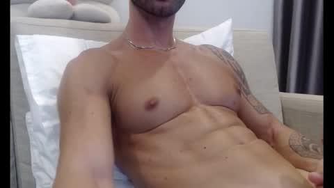 Snapshot of fitness1989 chatting on 10-05-25, 05:50 fitness1989 online show from 10-05-25, 05:50