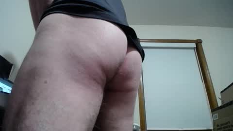 Snapshot of fitshow75 chatting on 01-14-26, 12:11 Links in Bio below online show from 01-14-26, 12:11