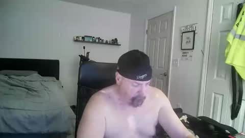 Florida guy online show from 11-15-25, 06:26