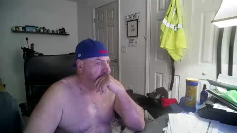 Florida guy online show from 11-17-25, 04:46