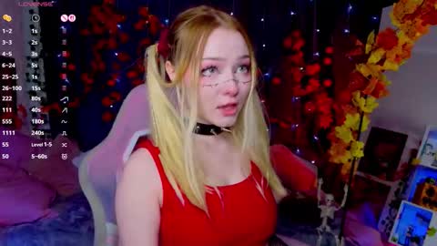 Snapshot of flaircorell chatting on 10-19-25, 04:02 Sophie online show from 10-19-25, 04:02