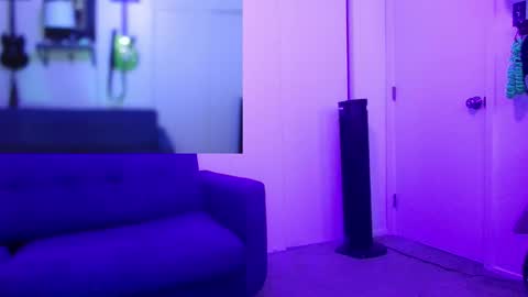 Flannel Dong online show from 03-25-26, 07:36