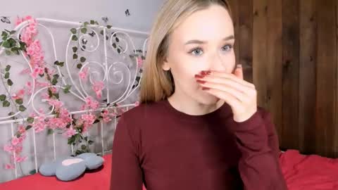 Snapshot of fletahargenrader chatting on 11-21-25, 11:20 Amina online show from 11-21-25, 11:20