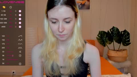 Snapshot of fleximona chatting on 12-08-24, 09:46 FlexiMona online show from 12-08-24, 09:46