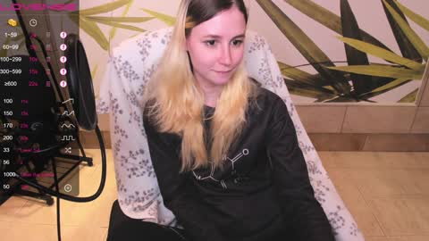 Snapshot of fleximona chatting on 01-25-25, 03:52 FlexiMona online show from 01-25-25, 03:52