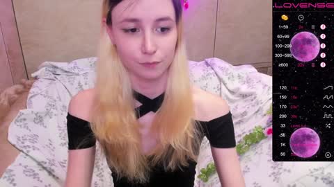 Snapshot of fleximona chatting on 01-31-25, 12:40 FlexiMona online show from 01-31-25, 12:40