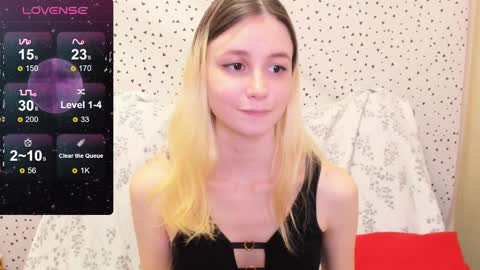 Snapshot of fleximona chatting on 02-15-25, 01:05 FlexiMona online show from 02-15-25, 01:05