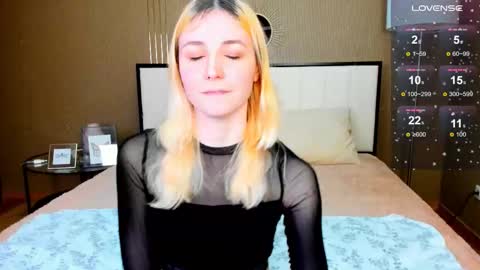 Snapshot of fleximona chatting on 10-02-25, 09:27 FlexiMona online show from 10-02-25, 09:27