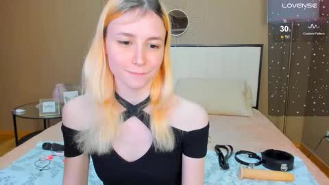 Snapshot of fleximona chatting on 10-09-25, 09:40 FlexiMona online show from 10-09-25, 09:40