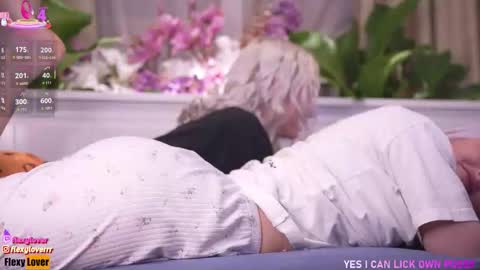 Snapshot of flexylover_ chatting on 12-05-25, 06:15 Im nude naked fuck lovense online show from 12-05-25, 06:15