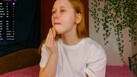 Doloras online show from 04-22-26, 08:10