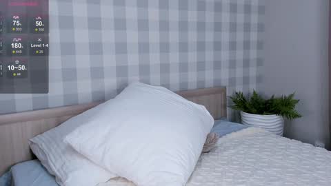 Emely  online show from 12-24-24, 09:11