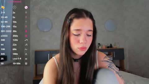 Emely  online show from 06-11-26, 04:21