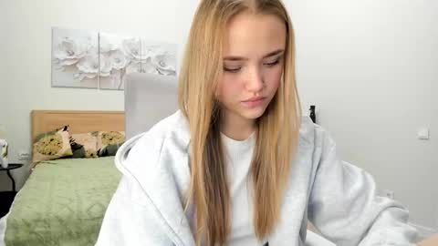 Mona online show from 12-23-25, 02:31