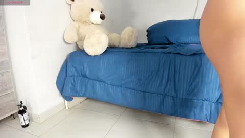    online show from 11-12-25, 05:08