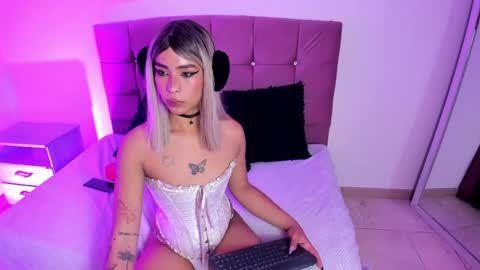  Flor  online show from 04-17-26, 04:26