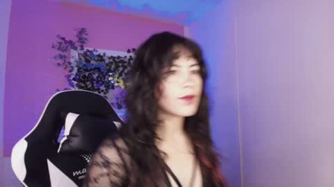 Snapshot of flora_blue chatting on 10-16-25, 11:33 flora_blue online show from 10-16-25, 11:33