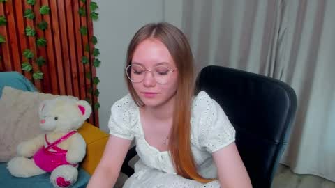 hey there guys im Flora no not the one from WInx. But I love magical stuff and especially I love nature. I dont know I thin online show from 05-14-26, 03:52