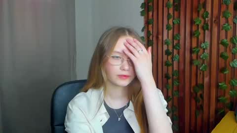 hey there guys im Flora no not the one from WInx. But I love magical stuff and especially I love nature. I dont know I thin online show from 05-27-26, 03:36
