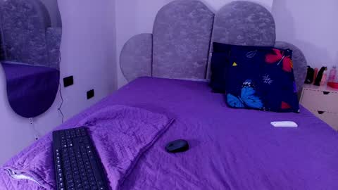 Flordecayena  online show from 05-27-26, 03:03