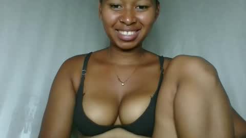 florencia011 online show from 12-21-25, 12:23