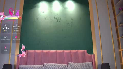 Vanessa online show from 10-15-25, 06:46