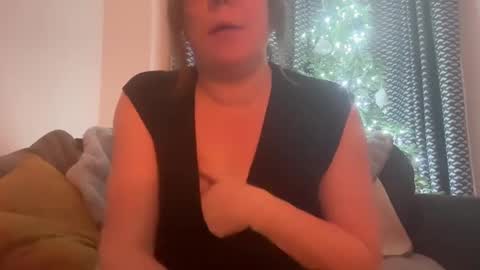 Snapshot of flossyishot chatting on 12-26-24, 02:22 flossyishot online show from 12-26-24, 02:22