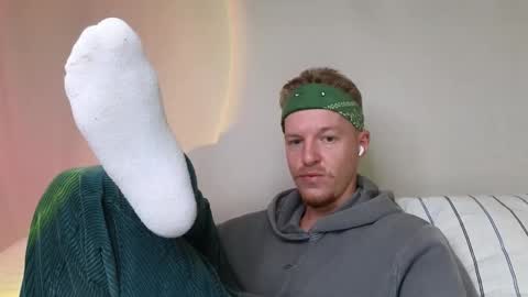 Snapshot of flower_haze chatting on 10-15-25, 05:18 Alexander online show from 10-15-25, 05:18