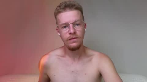 Snapshot of flower_haze chatting on 10-17-25, 04:04 Alexander online show from 10-17-25, 04:04