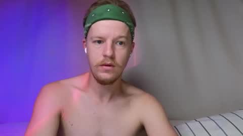 Snapshot of flower_haze chatting on 11-14-25, 02:43 Alexander online show from 11-14-25, 02:43