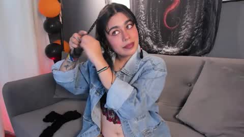 Snapshot of flower_smith_ chatting on 10-11-25, 12:04 Its a pleasure to meet you. Im Flower. Help me reach 1k. Follow me. online show from 10-11-25, 12:04